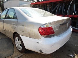 2005 Toyota Camry LE Gold 2.4L AT #Z22956